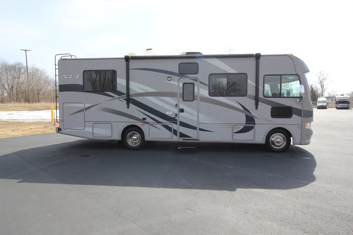 RT @MidwayRV: 2014 Thor Ace 29.2 - Just Listed 

See it all here: 
https://t.co/cInpfdmrsQ https://t.co/QlKSgNrkSt