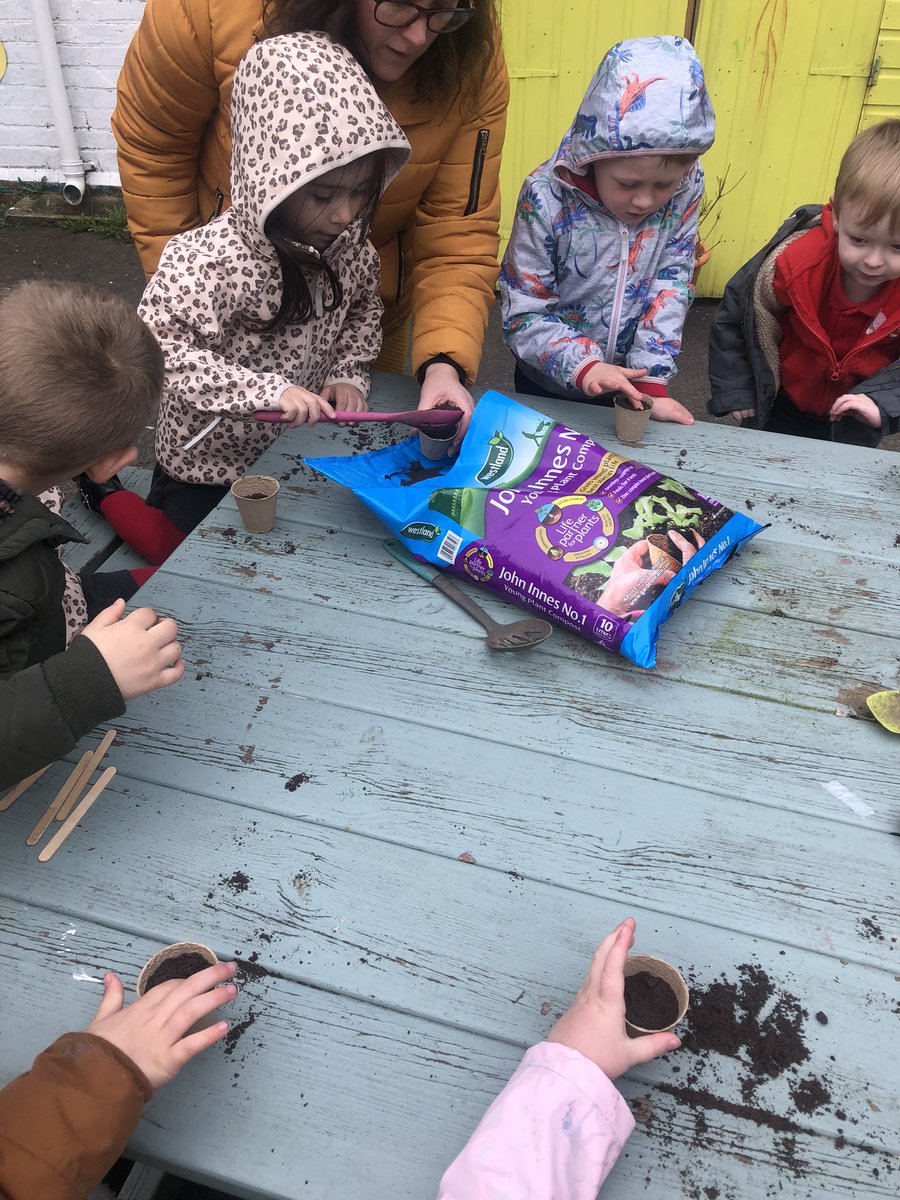 BubsyTownhill's tweet image. Today we planted some seeds. We can’t wait to water them and watch them grow! #tcsreception #tcsscience #jackandthebeanstalk