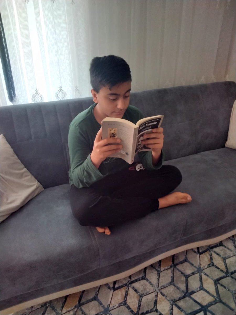 Tutluk Anadolu Lisesi (@tutlukanadolu) on Twitter photo Ben okuyorum Gaziantep okuyor projesi kapsamında, okulumuz öğrencileri kitapları ile baş başa. 📚📖
<a href="/gul_davut/">Davut GÜL</a> <a href="/yasintepe/">Yasin TEPE</a> <a href="/gantepvaliligi/">Gaziantep Valiliği</a> <a href="/sahinbeymem/">Şahinbey İlçe Milli Eğitim Müdürlüğü 🇹🇷</a> <a href="/erdalkilinc27/">Dr.Erdal KILINÇ</a>
#benokuyorumgaziantepokuyor Ben okuyorum Gaziantep okuyor projesi kapsamında, okulumuz öğrencileri kitapları ile baş başa. 📚📖
<a href="/gul_davut/">Davut GÜL</a> <a href="/yasintepe/">Yasin TEPE</a> <a href="/gantepvaliligi/">Gaziantep Valiliği</a> <a href="/sahinbeymem/">Şahinbey İlçe Milli Eğitim Müdürlüğü 🇹🇷</a> <a href="/erdalkilinc27/">Dr.Erdal KILINÇ</a>
#benokuyorumgaziantepokuyor