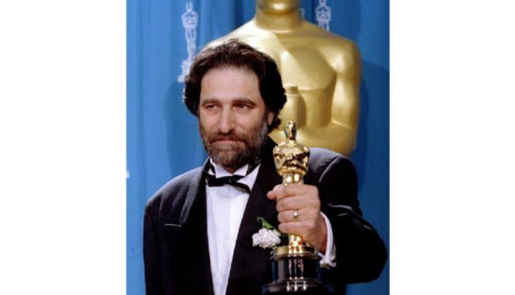 Happy Birthday to FORREST GUMP screenwriter Eric Roth! 