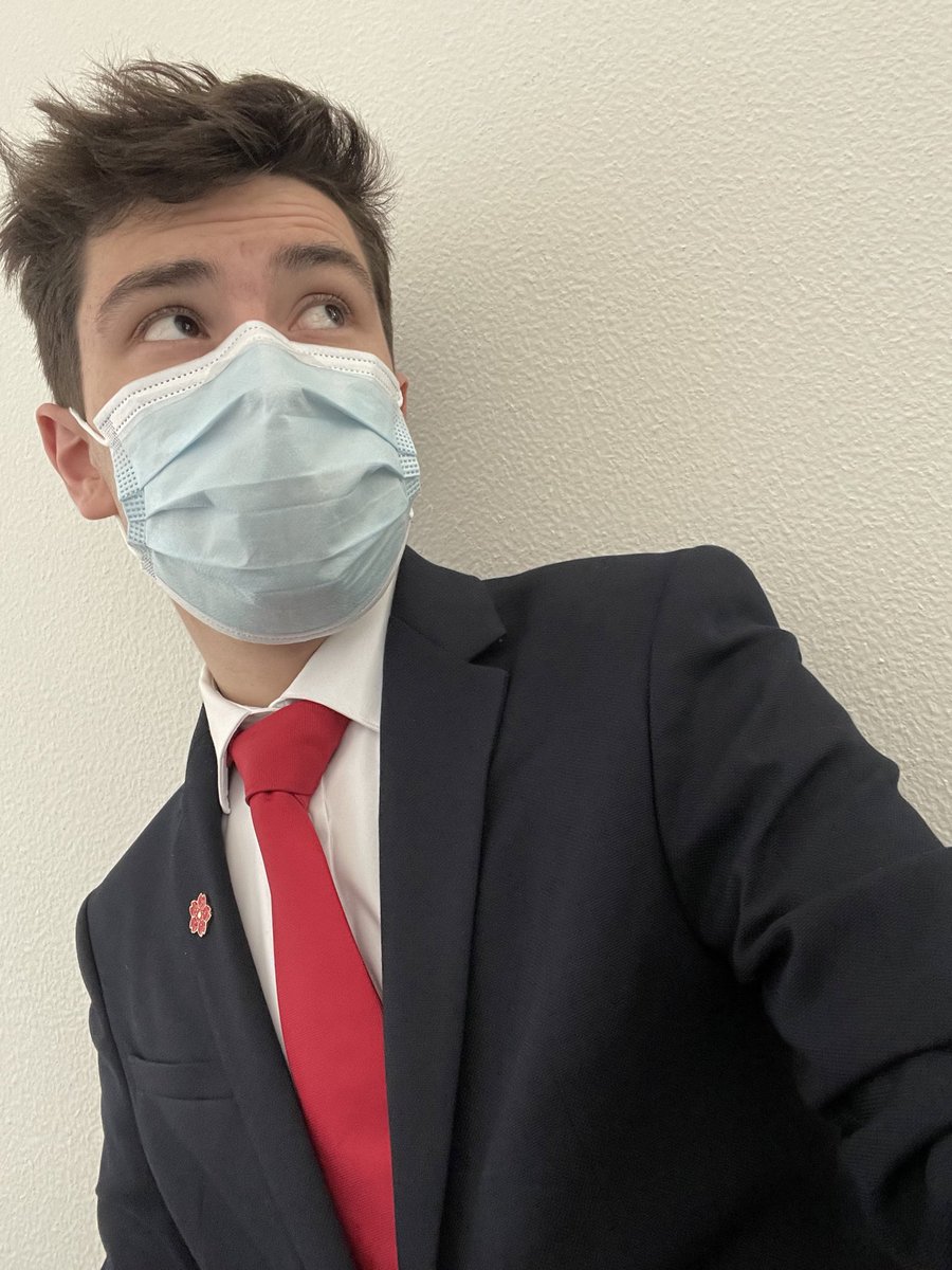 WDbapWD's tweet image. En mode bien habillé aujourd'hui 👁✨