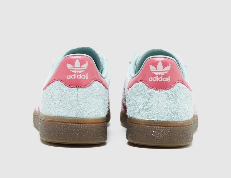 casualclobb's tweet photo. What are your thoughts on the shaggy suede finish?  I'm not a big fan... it looks like you're wearing shoes made out of bath towels https://t.co/22hvUqEq1b