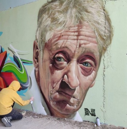 Espectacular grafiti de Enrique San Francisco en Benalmádena (Málaga) meneame.net/story/espectac…