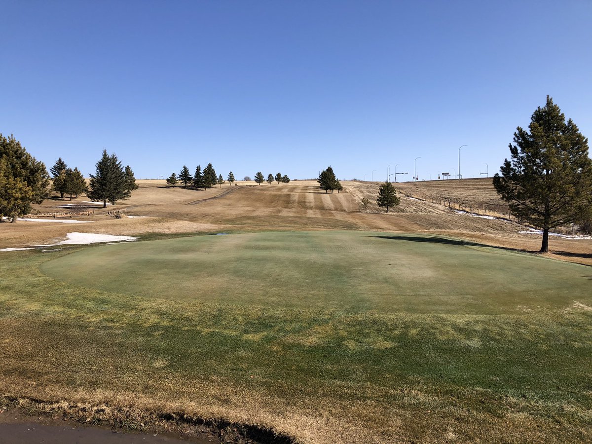 MeadowlandsGolf's tweet photo. Who is ready to play some golf? 👍 The golf course still has a bit of snow cover, but with the warm temperatures coming we are expecting an early start to the season ⛳️ Our Driving Range will be open soon! https://t.co/ek858Ul1iA