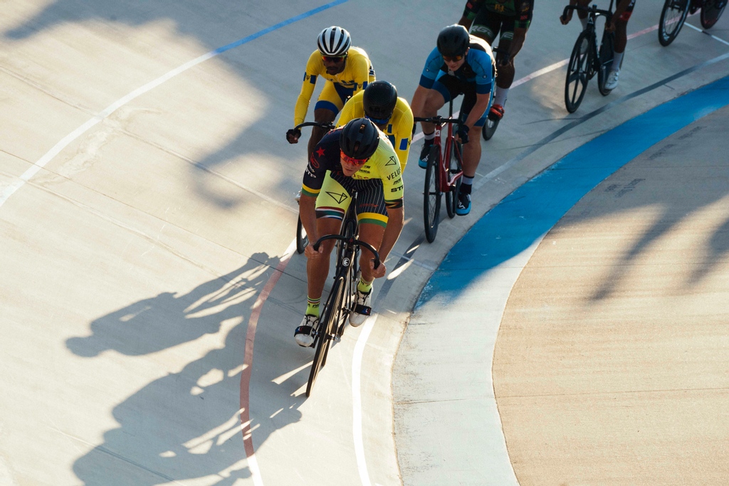 "I had a good giggle at one of the South Africans...we came off the track...he was in shock that as he moved out of the sprinter's lane, four sprinters dove down the inside. He's like, "I don't understand." That's racing. <a href="/jeanspies/">jean spies</a> 
⁠
l8r.it/P3Vh