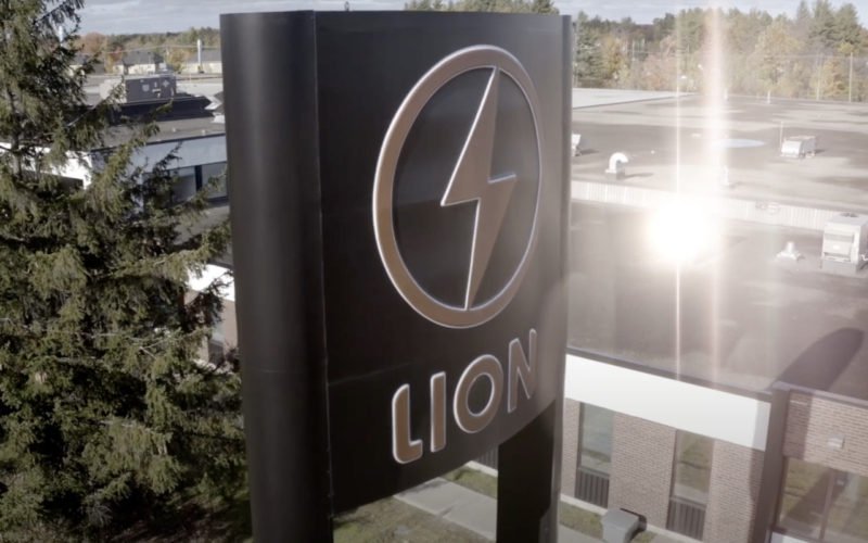 #Quebec, federal governments invest $100 million in Lion Electric #Battery plant. The investment for a battery pack assembly plant will help make its fleet less expensive. Learn more - bit.ly/3tyD5hj