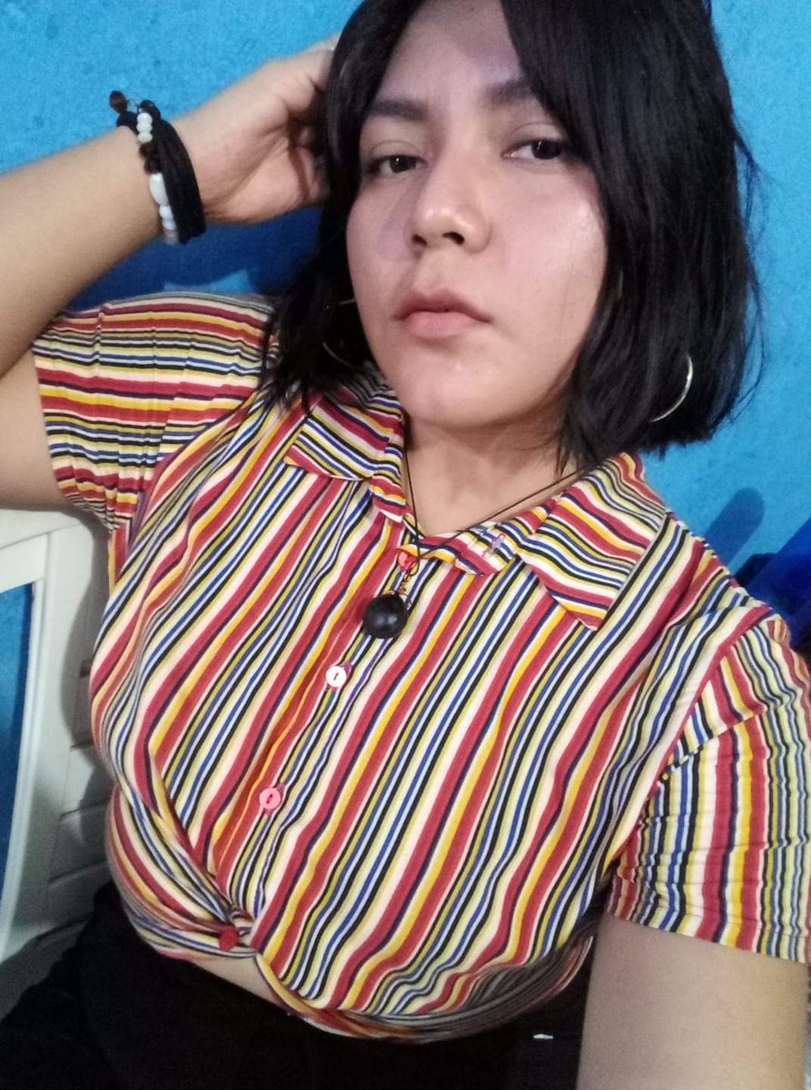Valeria31404566's tweet photo. Feliz jueves #JuevesDeHumo #juevesdeseduxxxión #packsdeadolescentes  #Packsdenenas https://t.co/jzNiwsbLod
