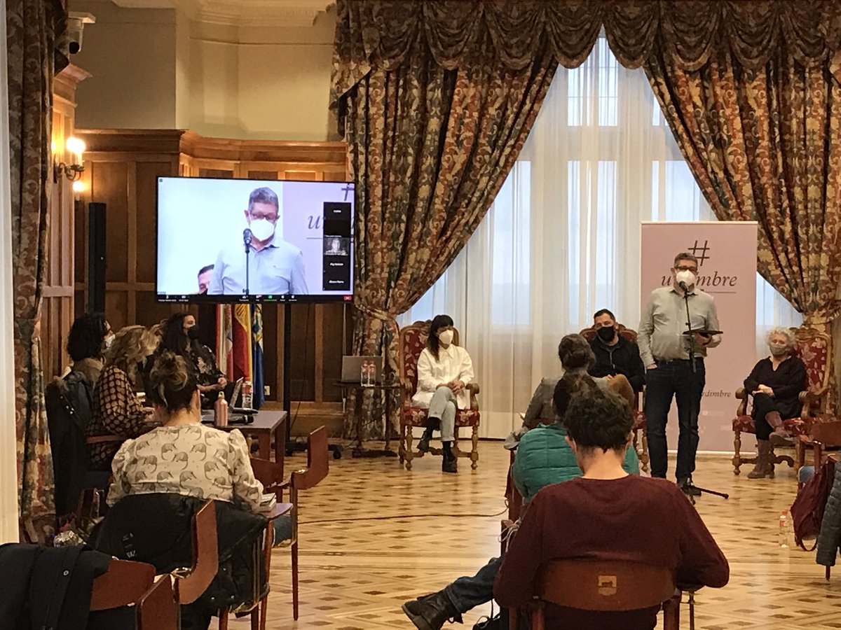 Emocionante escuchar a <a href="/AngelAstorqui/">Angel Astorqui</a> hacer balance de 10 años de <a href="/PECCACantabria/">PECCA</a> en el cierre de las jornadas #urdimbre. Es todo un logro haber movilizado a agentes culturales de toda la cornisa cantábrica, empresas, artistas, colectivos en torno a la cultura como bien común ✨