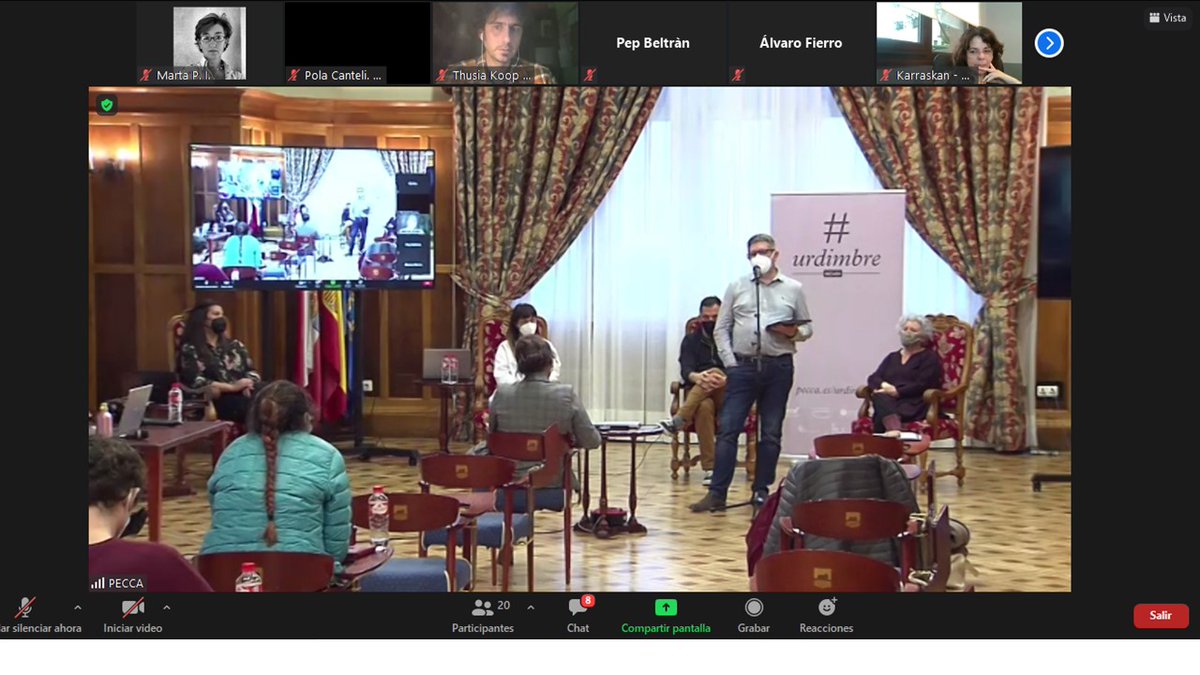 Termina #Urdimbre y <a href="/AngelAstorqui/">Angel Astorqui</a> trenza los nombres de las personas que han/hemos tenido un hueco en 10 años de #MarcaCulturaTerritorio de <a href="/PECCACantabria/">PECCA</a>. Emoción y temblor en la voz. En esto consiste lo que somos todos, por lo que luchamos cada día. Gracias, Ángel.