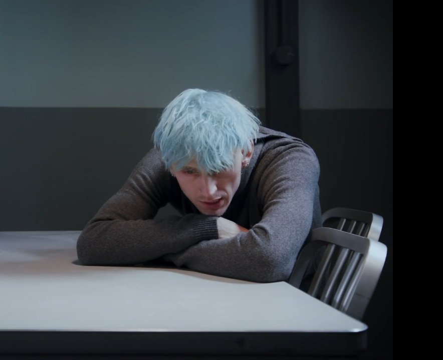 The blue hair YES COLSON YES