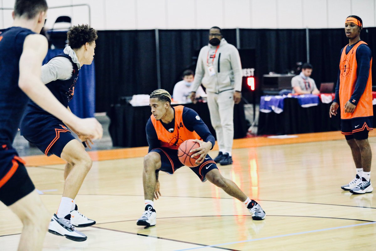 IlliniMBB's tweet image. Stacking days in the bubble. 

#Illini | #EveryDayGuys