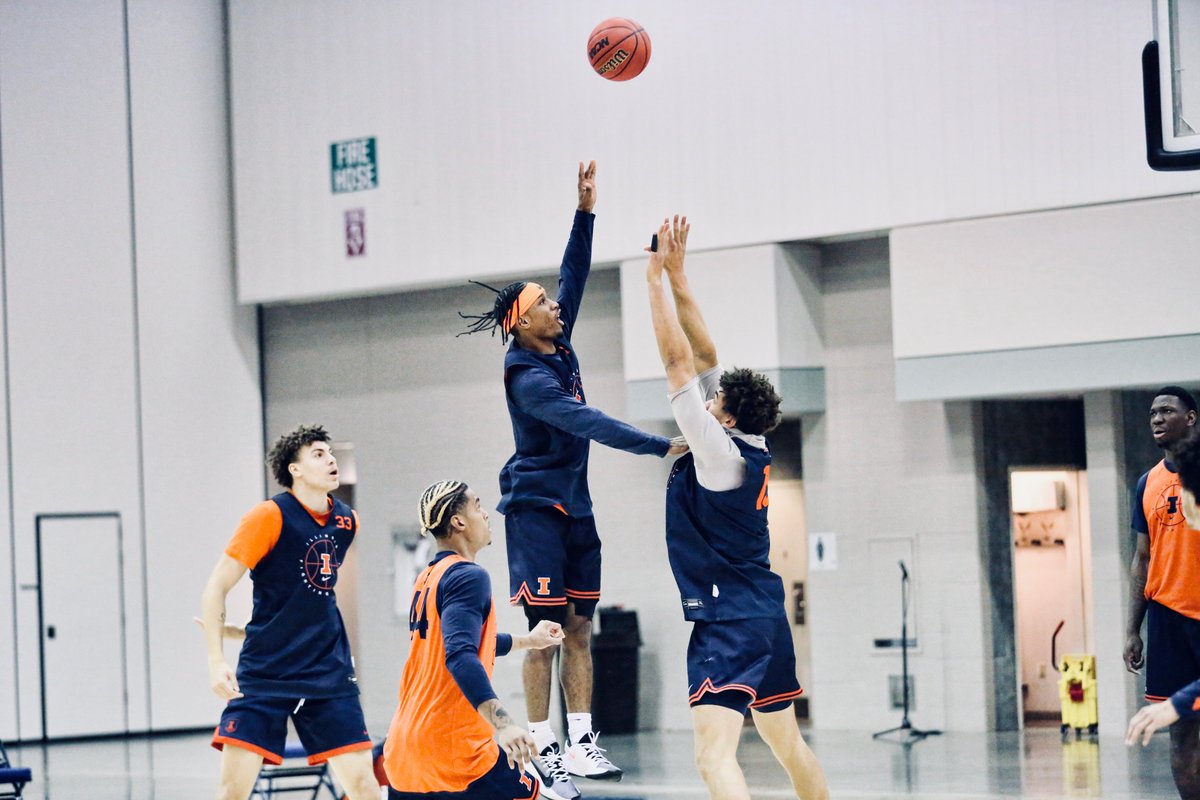 IlliniMBB's tweet image. Stacking days in the bubble. 

#Illini | #EveryDayGuys