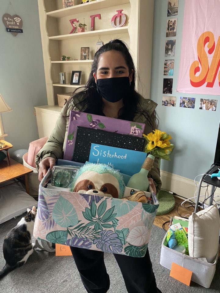 Heyy little! I’m so glad you loved everything in your basket today including your sloth 😂 love you bunches! @priscillamonge2 😘