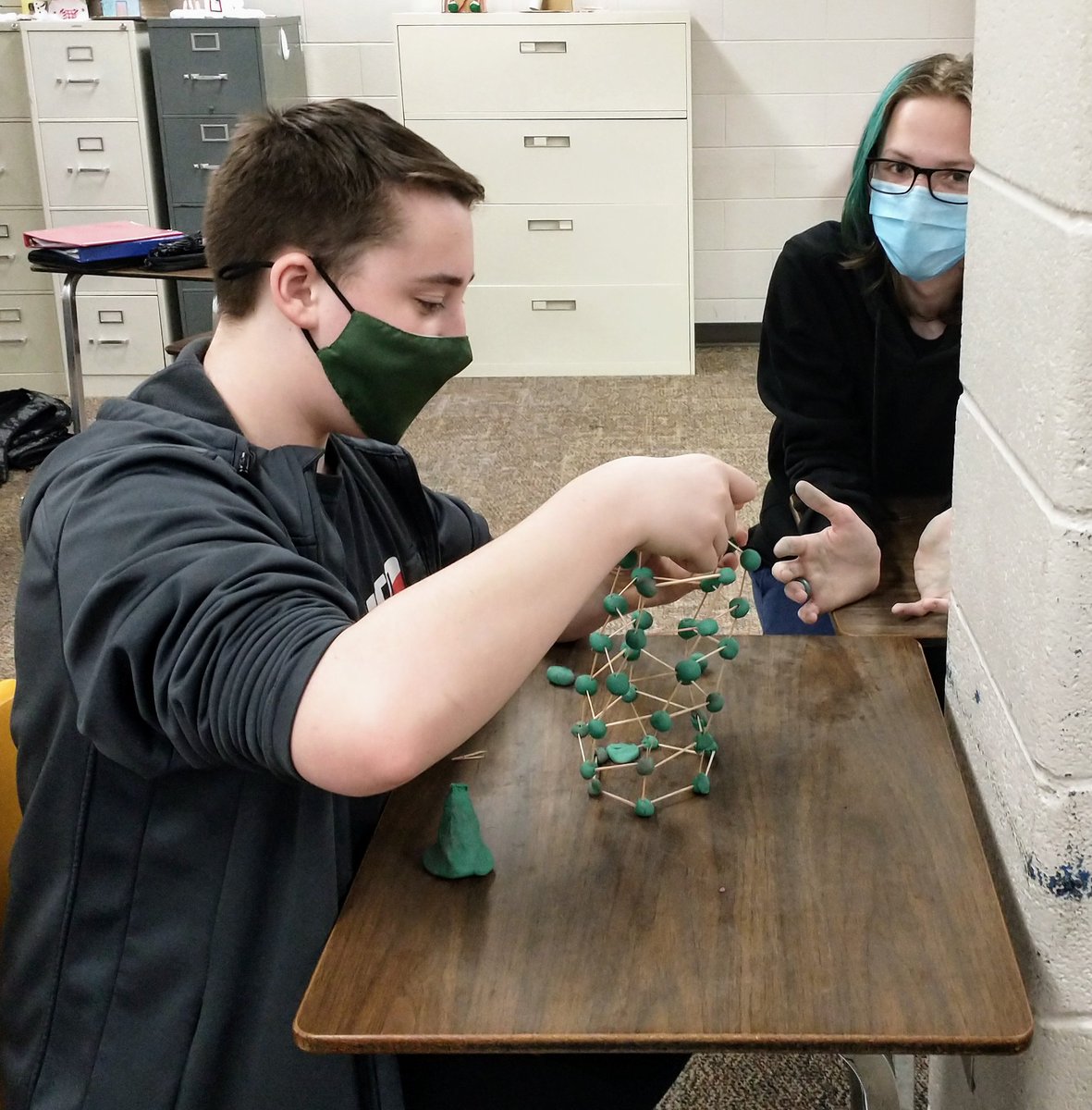 es_oshel's tweet photo. Final ICP Carbon Allotropes #prairiescience @CPHSGophers https://t.co/JDCFelsP3b
