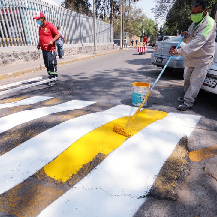 AlcaldiaMHmx's tweet photo. Hoy visitamos #LomasDeSotelo con el #DiarioCONTIGO para darle mantenmiento a los espacios públicos, mejorar la imagen urbana y brindarle atención a la ciudadanía. 

#MHelCorazónDeLaCapital https://t.co/YcrgWRbSXM