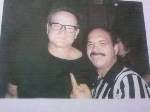 Robin Williams once attended a Lucha Libre show in the LA area (believe it was @LuchaVaVOOM). Referee Sergio Garcia asked if he wanted to be involved in the show and he said he loved Lucha and just wanted to enjoy the show as a fan. The world didn’t deserve Robin Williams https://t.co/5UrGzF4G2W