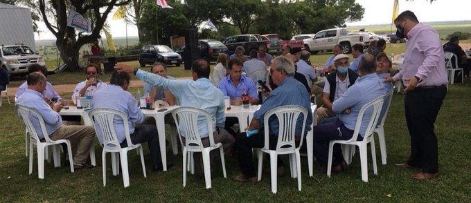 AlfTuitea's tweet photo. ¿Entonces podemos hacer asados con amigos de distintas burbujas @LuisLacallePou? https://t.co/hkNXjrA393