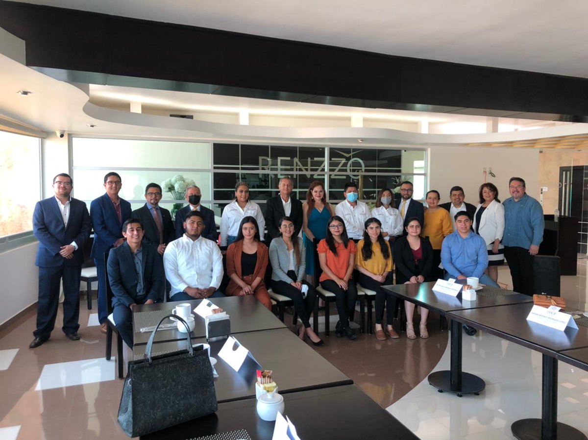 SECOPSLP's tweet photo. Integrantes SECOP SLP de la  @UASLPFCA  y el CPC Carlos González Durán Presidente del  @CCPSLP tomaron protesta a la nueva SECOP Rioverde en presencia de autoridades universitarias de UAMZM de la  @LaUASLP Teniendo como compromiso el fortalecimiento de los jóvenes universitarios https://t.co/egUFu3gy5e