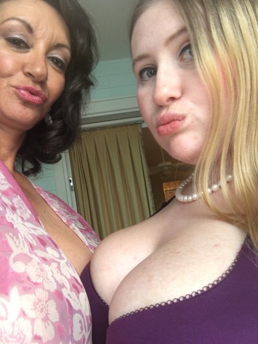 Pesos with Emma Shay! https://t.co/saBlUwL05B