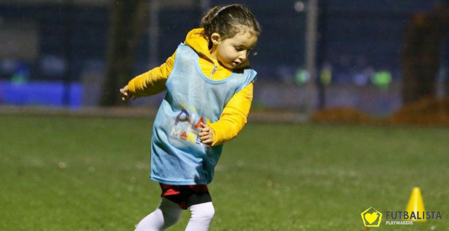 Voetbal_VL's tweet photo. Tijdens de tweede editie van UEFA Playmakers Disney wordt het iconisch verhaal “Frozen 2” verteld aan meisjes die nog niet voetballen door middel van beweging en spel 🏰

Schrijf je dochter nu in via 👉 https://t.co/4PHDVfX3IL

#VoetbalVlaanderen #futbalista #uefa #playmakers https://t.co/FQjRXOSz4J