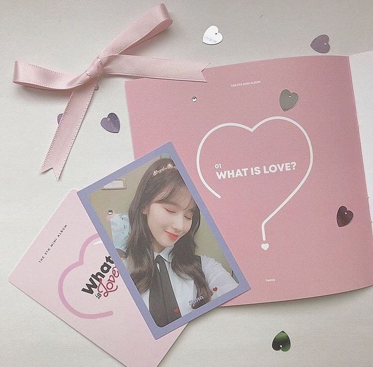 twtlunarsolar's tweet photo. ⠀· ៸៸ ₊ 𝔩𝔞𝔫𝔡__ 』 ıng :: ın ⋅ ☾ 𝓛╱unᥲr-⧉.solᥲ˖𝓻 𓂅 : #Emily’s plᥲчlıst › #TWIXIEStreamParty * #TeamWhatIsLove
Desde temprano he comenzado a escuchar What is Love de @twixiestwt, no he dejado de reproducirla. ¿Ya le hicieron stream?. gracias por el regalo. https://t.co/NTow4CiQ1S