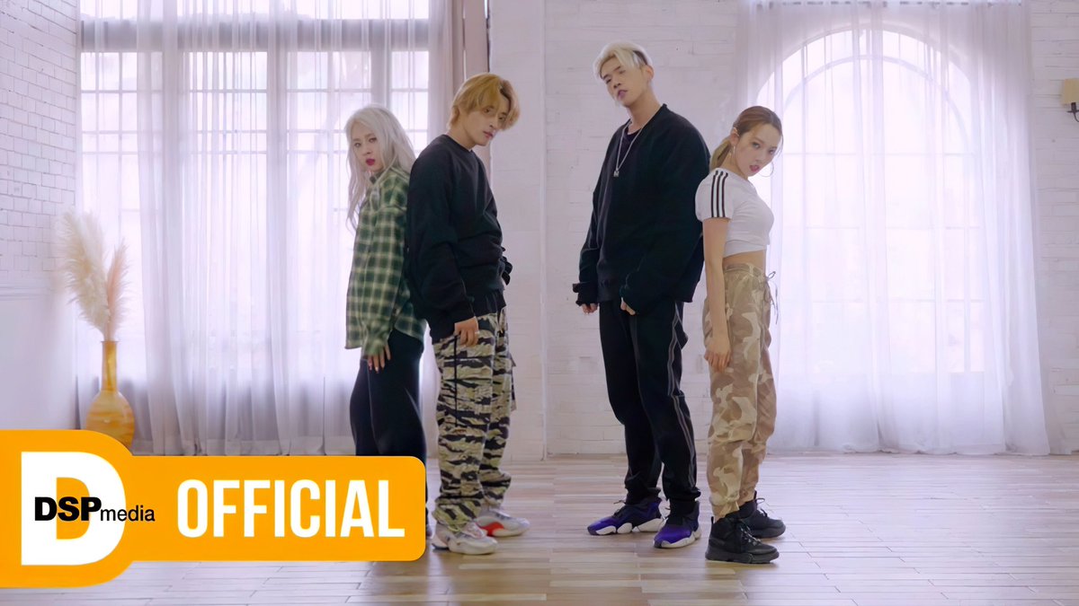 KARD_Charts's tweet image. .@KARD_Official's "Bomb Bomb (Choreography)" surpassed 20 MILLION views on YouTube.