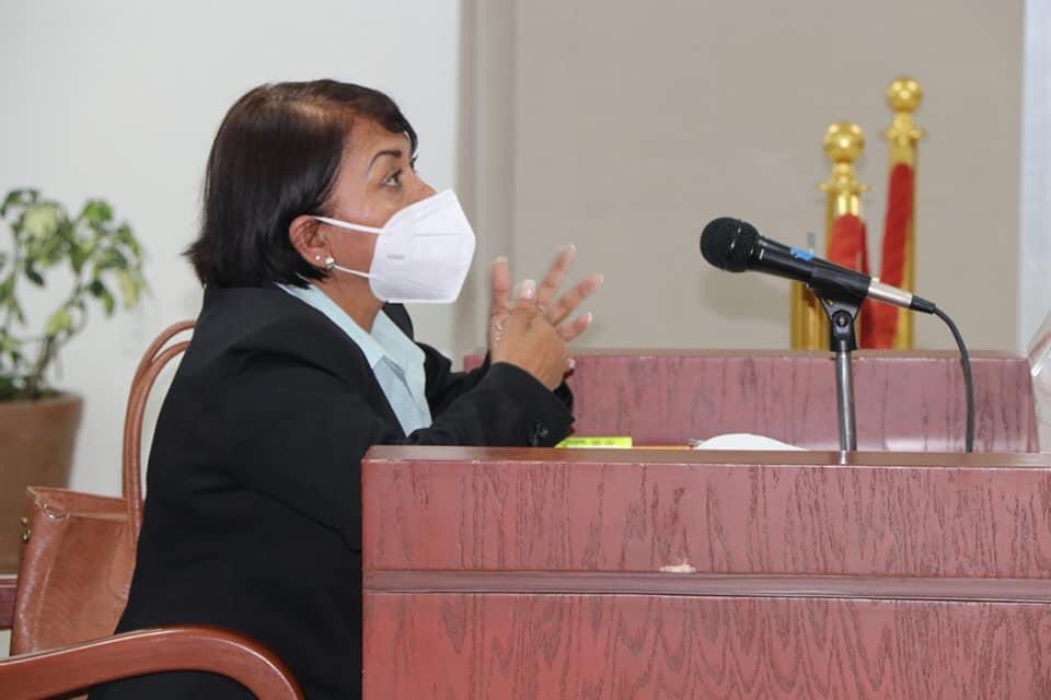 La Comisión de Hacienda del <a href="/MorelosCongreso/">H. Congreso del Estado de Morelos</a> que preside la diputada <a href="/AriBarreraMor/">Ariadna Barrera</a>, recibió a Rosa Bahena, encargada de Despacho de la Secretaría de <a href="/SriaAdmon/">Secretaría de Administración</a>, quien compareció con motivo de la Glosa del 2º. Informe de Gobierno del gobernador <a href="/cuauhtemocb10/">Cuauhtémoc Blanco</a>.