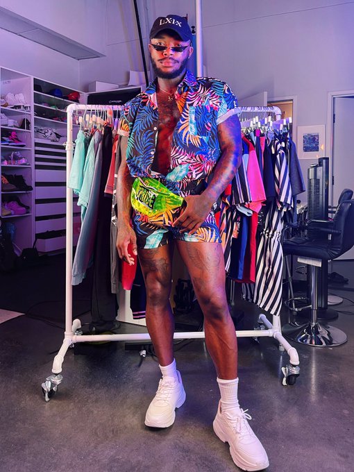 1 pic. STIMMYS HIT... ? dropping tomorrow ??https://t.co/91vaEVEnRD #marekrichard https://t.co/Otu1U