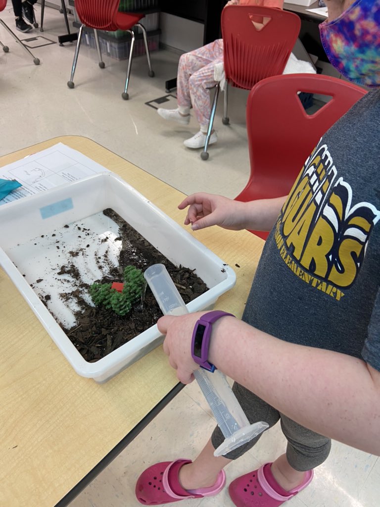 Ms. Gumm’s class are using science inquiry to solve a real-world problem involving erosion . With Project Lead the Ways “The Changing Earth” module, students are learning how to design solutions to problems! #WhereOpportunityCreatesSuccess #PLTW @njejaguars @PLTWorg