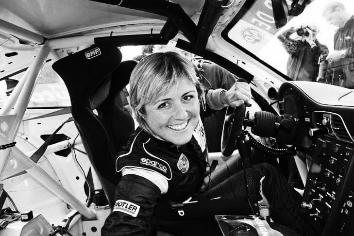 Rest in peace Sabine Schmitz, Queen of Nordschleife. 

Siempre un verdadero espectáculo verla pilotar, sobre todo en el "Ring". Nuestro más sentido pésame a los familiares y amigos. Descanse en paz.