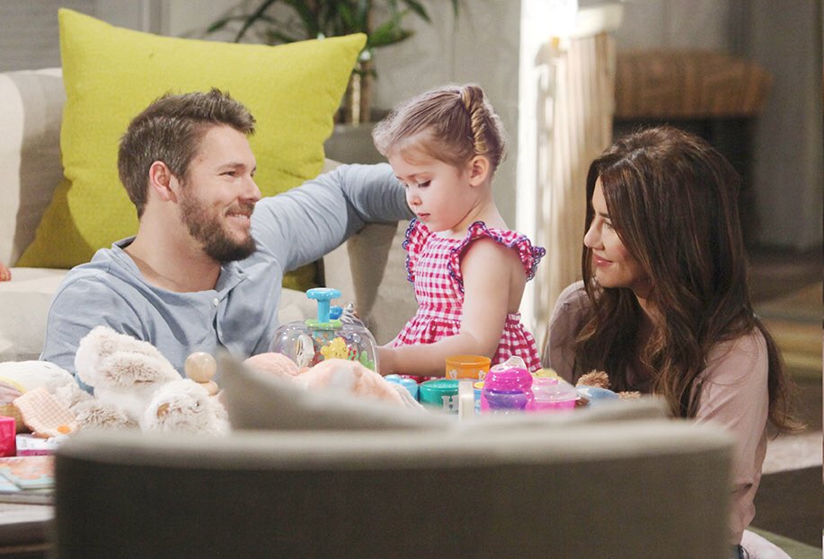 Check out the adorable new photos on Steffy’s wall! 😍 Which is your favorite? #BoldandBeautiful