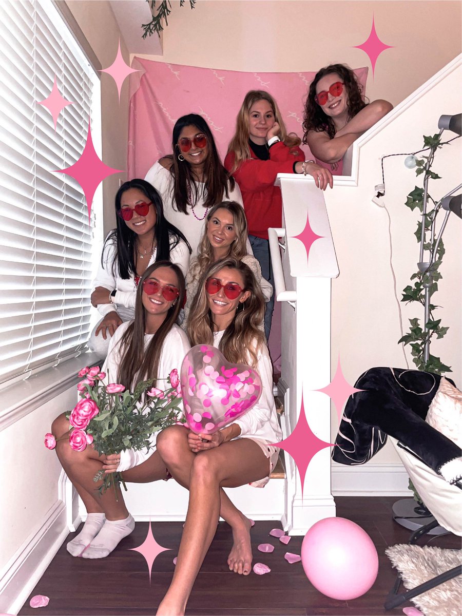 VTechVSPINK's tweet image. Can we start a boss babes chain? Lift up the girl who comments below you we want to flood the replies with love today 🥰