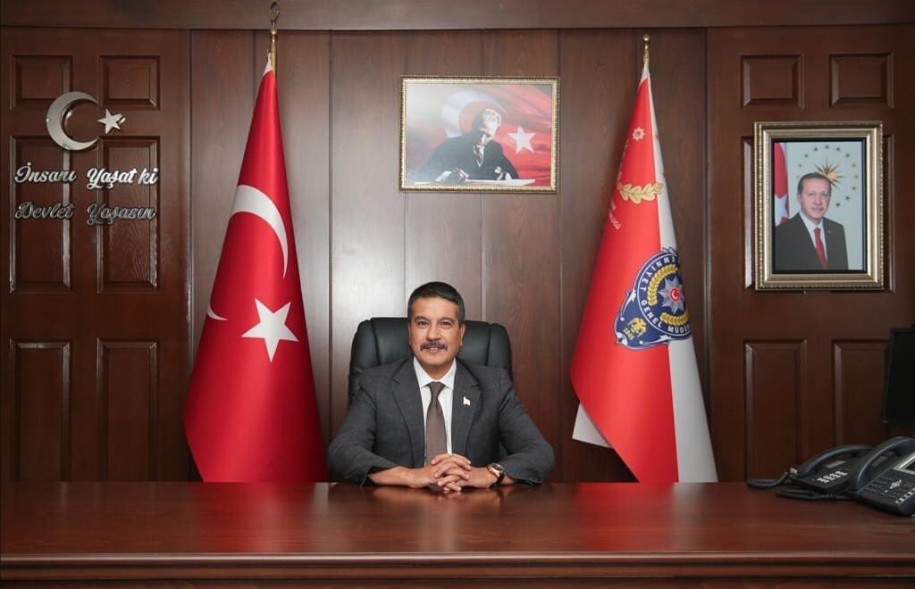 𝐎̈𝐦𝐞𝐫 𝐃𝐞𝐛𝐞𝐫𝐨𝐠̆𝐥𝐮 (@omerdeberoglu) on Twitter photo Kurdu Çakala Boğdurursak Bize Yazıklar Olsun!
Buyurun HODRİ MEYDAN!
Ne Pahasına Olursa Olsun Yanındayız Sn.Müdürüm.
<a href="/TrabzonEmniyet/">Trabzon Emniyet Müdürlüğü</a>
#MetinAlperyalnızdeğildir Kurdu Çakala Boğdurursak Bize Yazıklar Olsun!
Buyurun HODRİ MEYDAN!
Ne Pahasına Olursa Olsun Yanındayız Sn.Müdürüm.
<a href="/TrabzonEmniyet/">Trabzon Emniyet Müdürlüğü</a>
#MetinAlperyalnızdeğildir