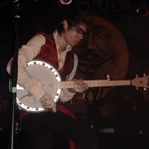 heavensplot's tweet photo. my favorite live in denver moments. 
(a thread) ♥️ https://t.co/jR5BLt1Rw7