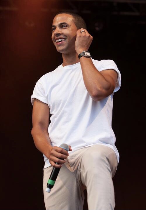 JLSDollz's tweet photo. Happy 36th Birthday to our guy in green, the multitalented, inspirational & gorgeous King! 💚💙💛❤️@JLSOfficial @MarvinHumes love you 💞💜🧡🖤🤍🤎 have a blessed & wonderful one! 🙏🏿🙌🏾✨🤴🏽😍🥳🕺🏽🎤😀🎁🎈🍰 🍺 #HappyBirthdayMarvin #HappyBirthdayMarv #TeamJLS #JLSters https://t.co/IyMnvS0ZvT