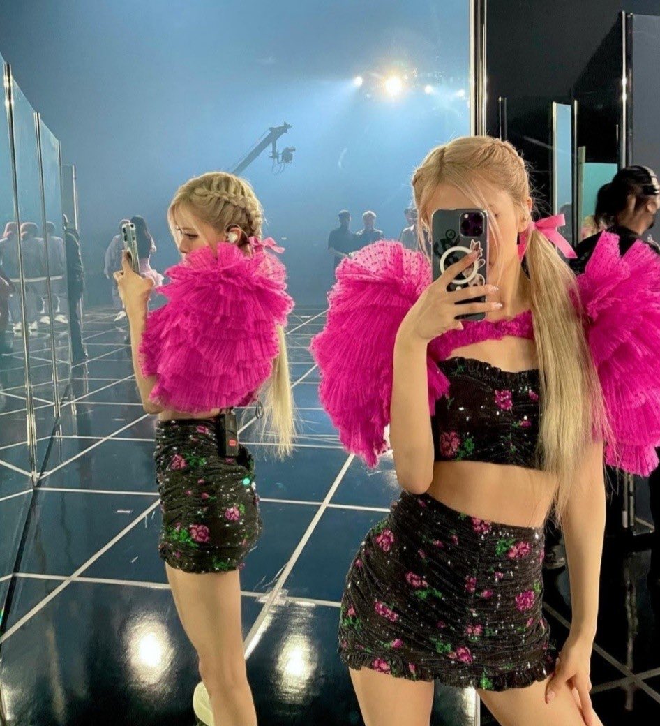 Hello drop your mirror selca