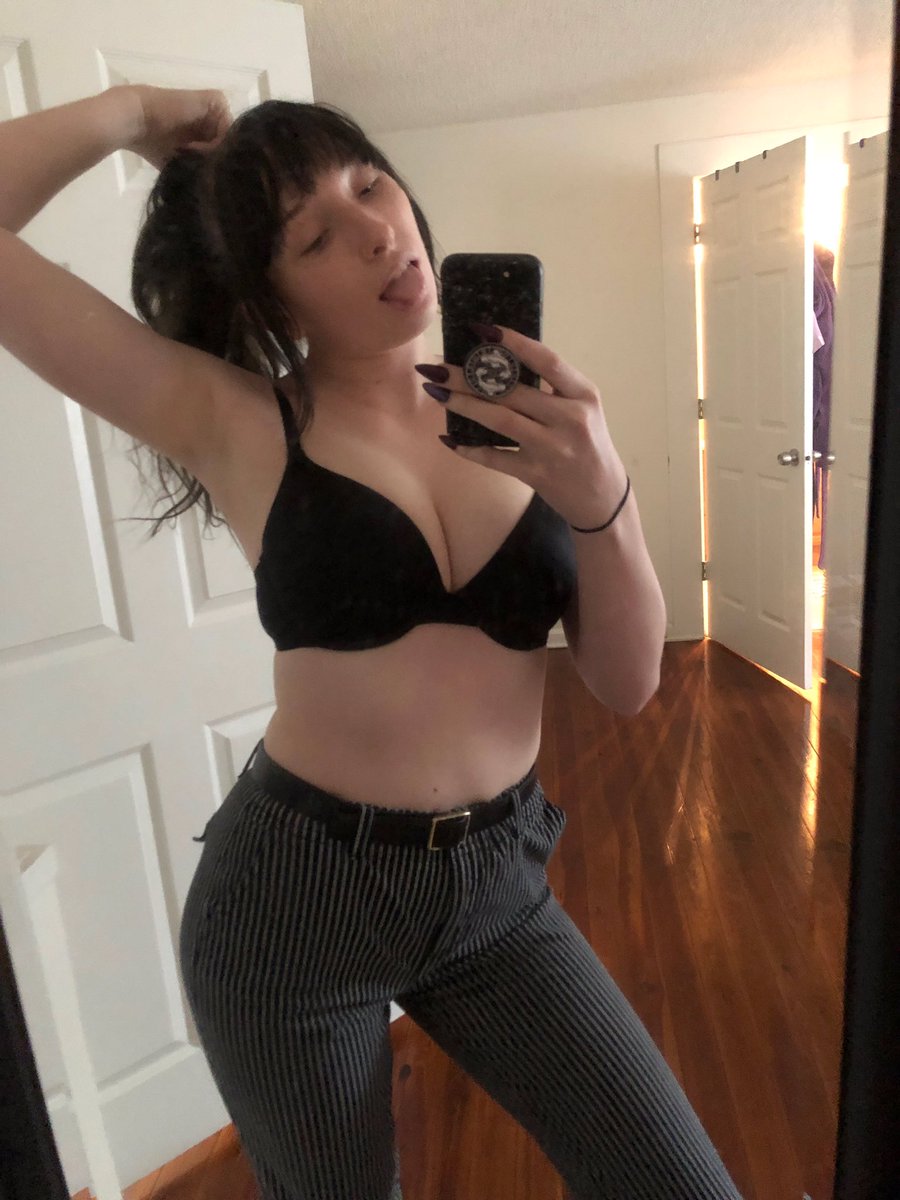 Brooke Marshall ♠️ tweet media