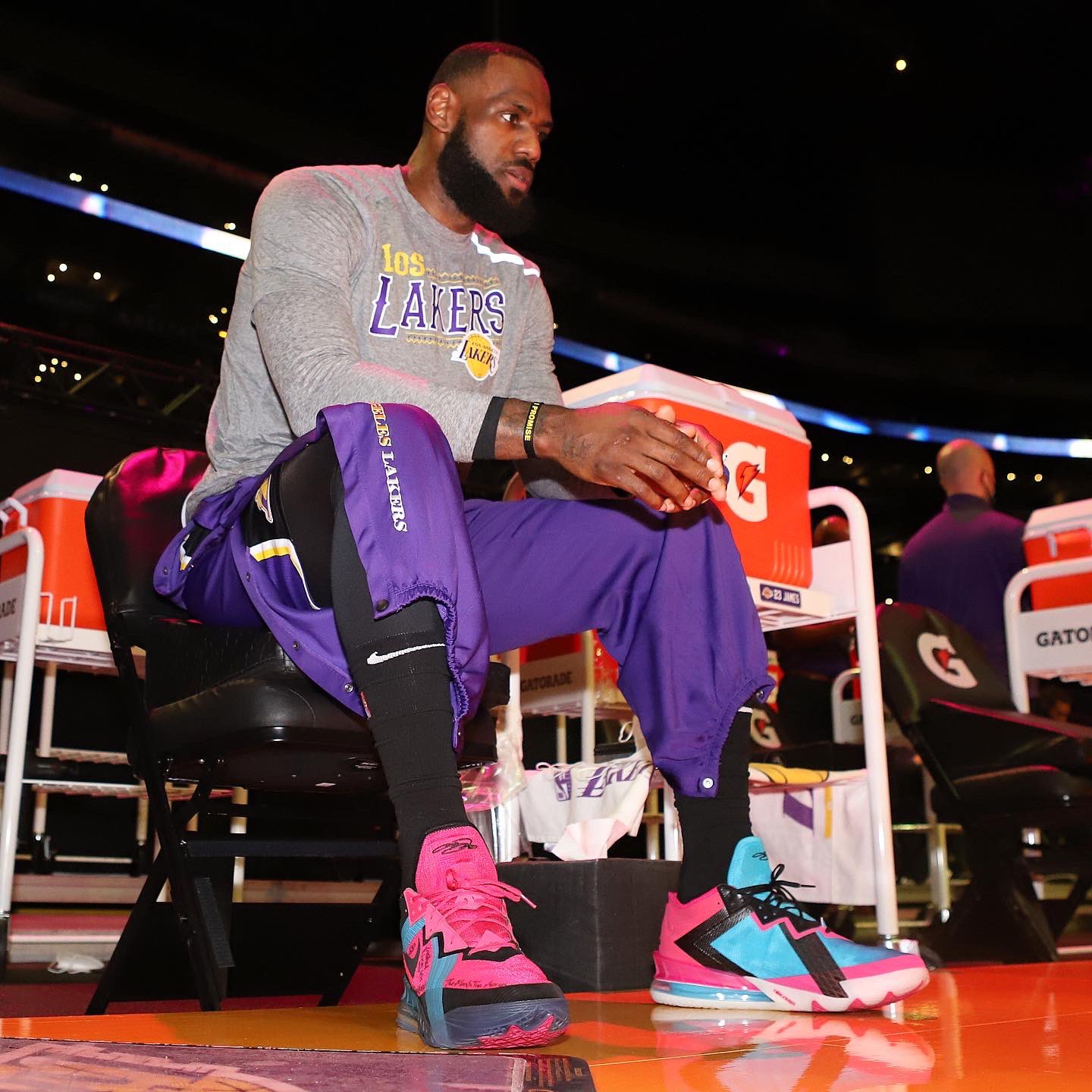 Lebron 15 best sale mismatch