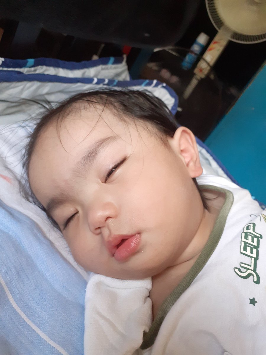 Bitchbuh's tweet photo. U so cute lil me hahahah 😗😘 https://t.co/EaYFLTAN0K