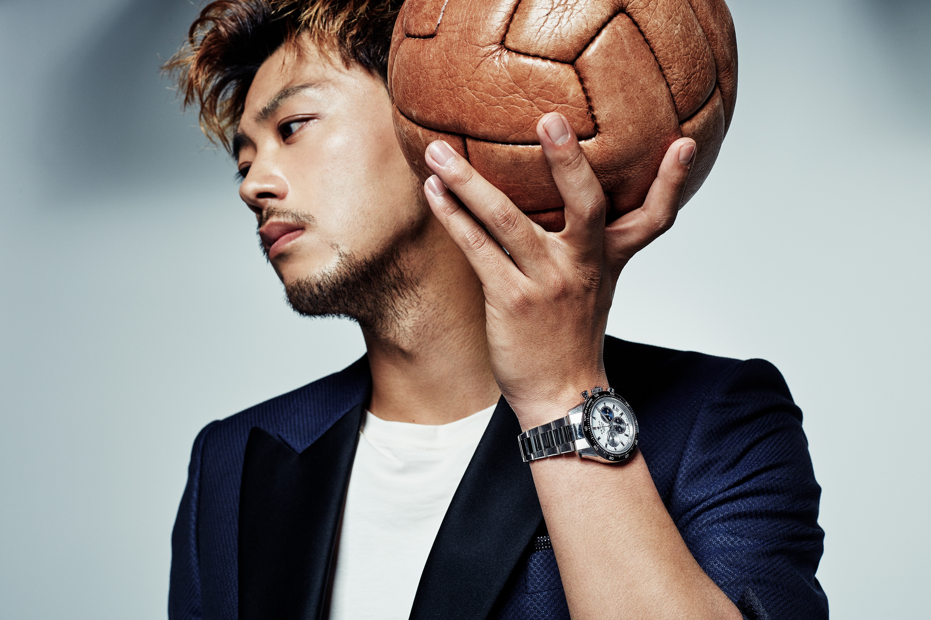 Gq Japan 俳優 竹内涼真 いい時計って瞬間的に感じるものがある ベゼルや文字盤の色が絶妙だし 少し小さめのサイズも好きです ゼニスの新作 クロノマスター スポーツ は 男に自信を与えてくれる腕時計だ 記事はこちら T Co Jojydol641