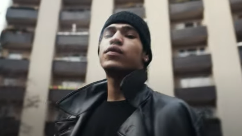 16barsde's tweet photo. KazOnDaBeat hat sein Tape "Mirrorz" veröffentlicht. Zur Single "LBlatt" mit Xaver kam direkt ein Musikvideo @KazOnDaBeat @xaverpalaver 
https://t.co/HWX9iWuRYu https://t.co/vIQDb5BMtL