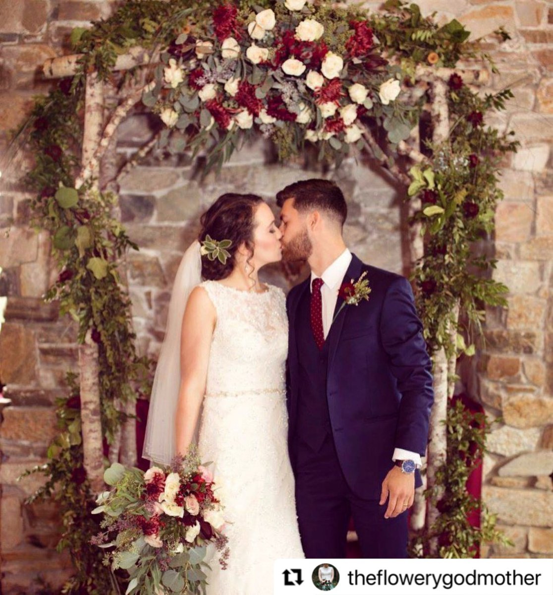 There is nothing like a Fairy Tale Wedding and we have just the vendor to grant all your wishes. The Flowery Godmother is a featured #SwagBag vendor at the Drive-Thru Wedding Show and is determined to make your dreams come true!
Register at kitsapweddingtour.com