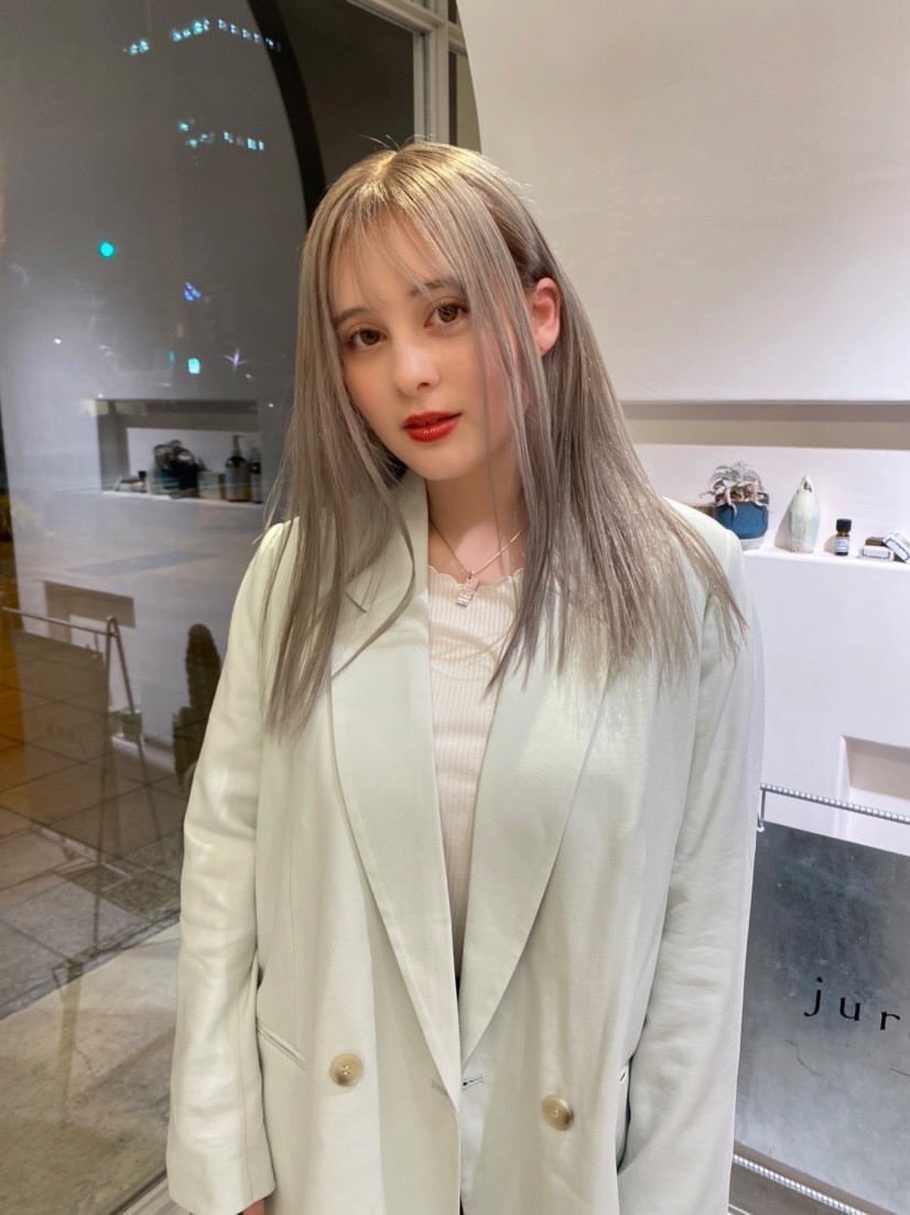 お久しぶりです！！
地毛さようならしました！ヽ(^^)ﾉ♥
ブリーチ1回でここまで入ったよ！！
#ハイトーン