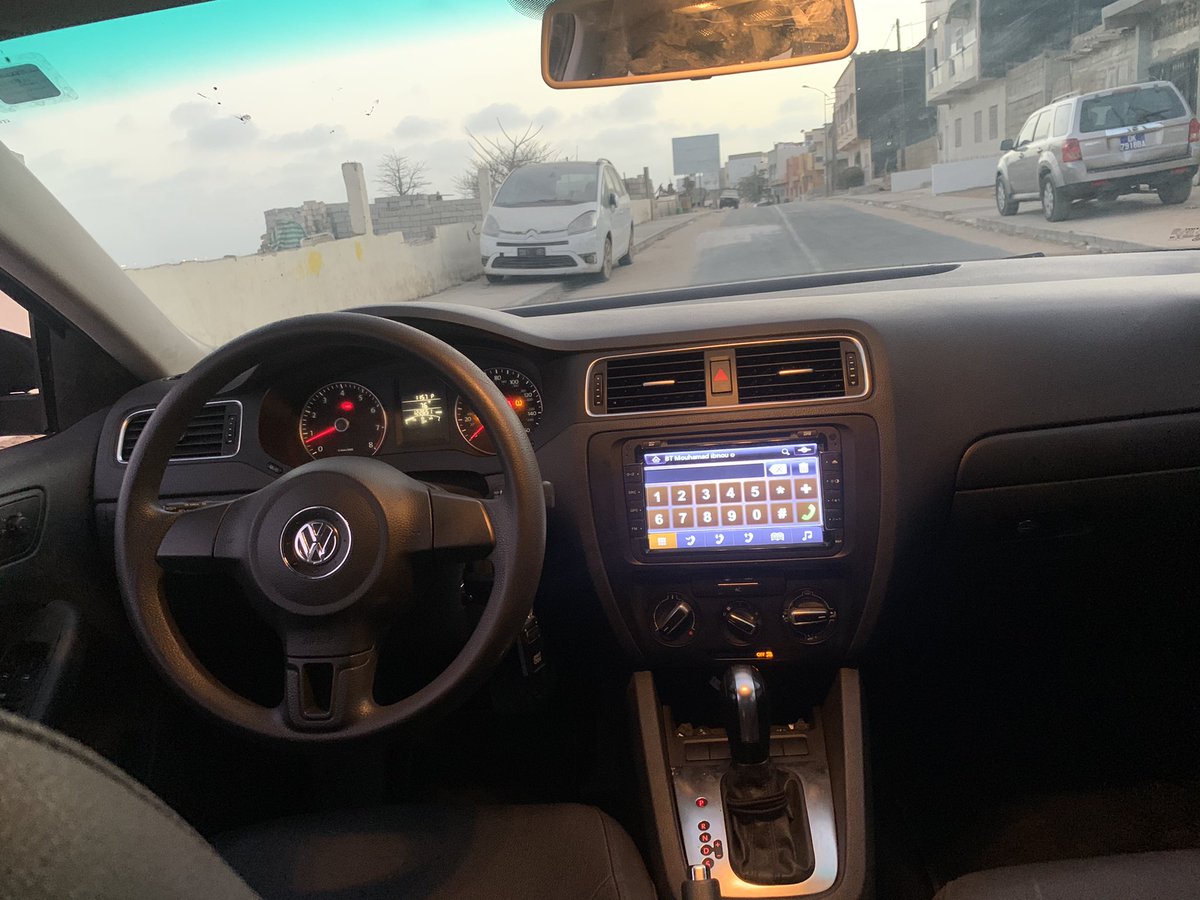 AVS_SERVICES's tweet photo. Aujourd'hui, nous vous proposons en location une VOLKSWAGEN JETTA, confortable, robuste, économique et adaptée aux routes sénégalaise. #AVS #livraison #express #déménagement #location #voiture +221 77 724 25 26 ou +221 76 755 48 48 https://t.co/HYyVH2F4mS