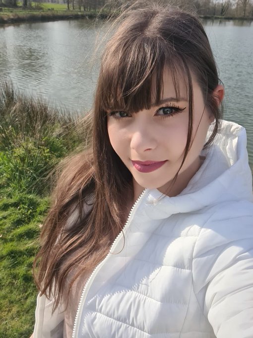 Rejoignez  moi sur   https://t.co/89eYI8SmWh Pour les d&eacute;but en reality porn Kiss les amours https://t