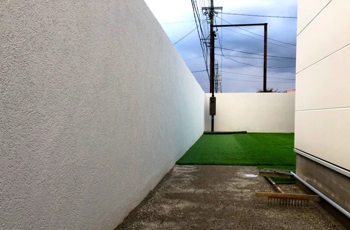 高い塀 高い塀