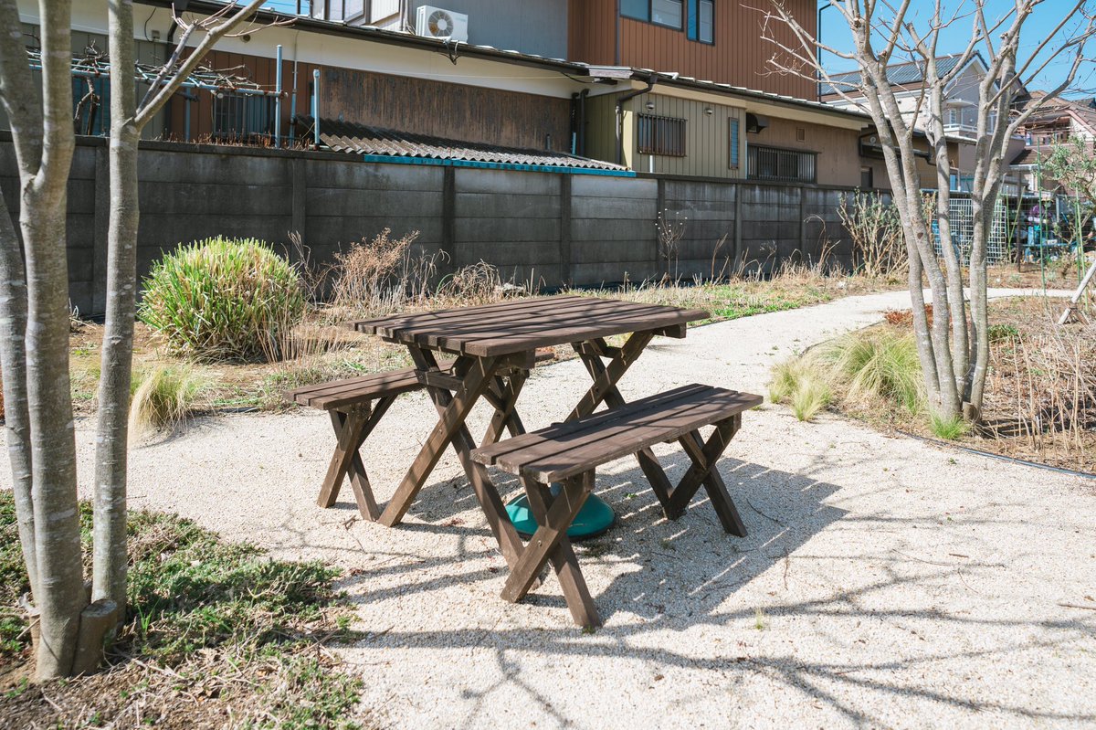 千葉県柏市 公式 住環境再生課 南柏ペレニアルガーデンにある 枯れ姿 も美しい 宿根草 たち モナルダ 暑さに強く元気に咲く 茶色の丸い花がらもかわいい アナベル 北アメリカ原産のアジサイ 花の形そのままに枯れる 枯れた花に近い薄茶色の