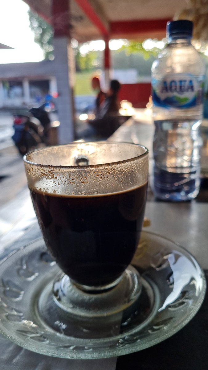 Bekerja keraslah hingga lupa pulang sampai nantinya tetangga dan keluarga mengira kamu sudah meninggal..