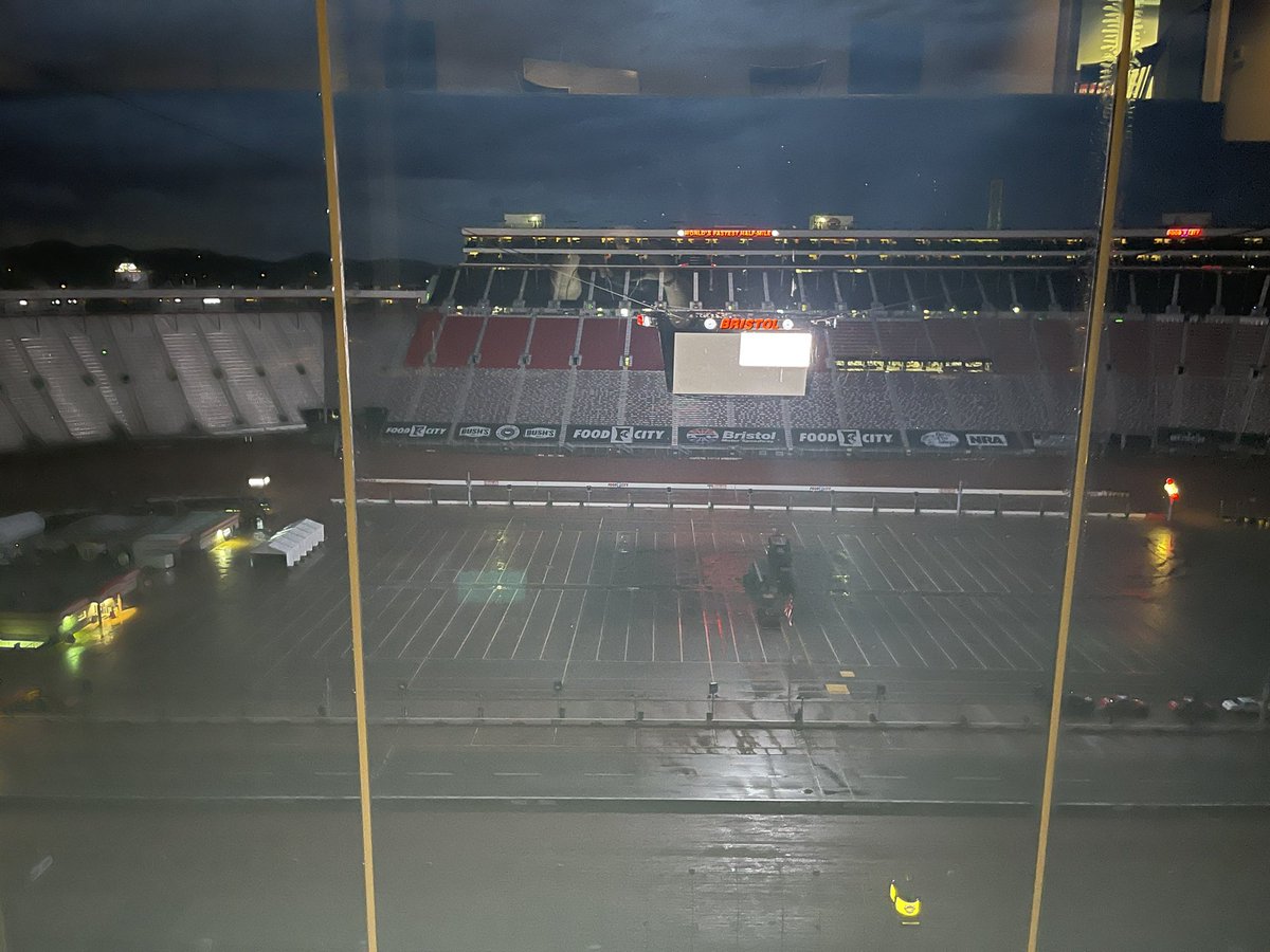 Empty Bristol Motor Speedway is creepy after dark. https://t.co/Rs5jiA8Gj2
