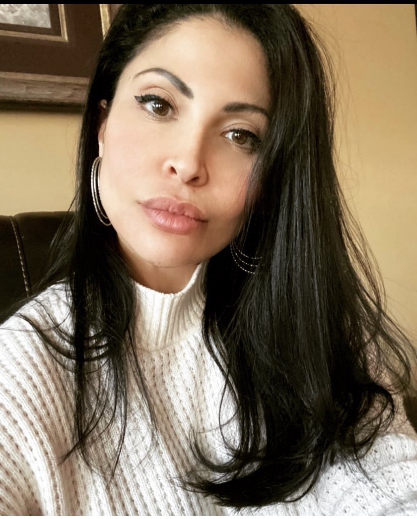 UTheKnockOut's tweet image. T- H-U-R-S-D-A-Y!!!!!!!!
That’s all I got... keep moving... don’t think too much...just... keep... it... moving!!!😉 How are YOU doing these days??#simplestrategy #itiswhatitis #lifeasweknowit #ursulastolf #covidlife